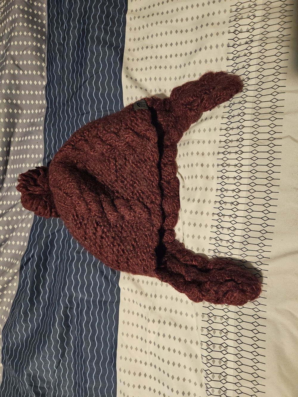 The North Face Women's Earflap Pom-Pom Beanie - Burgundy